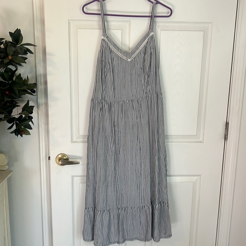 Cute pinstriped dress XL